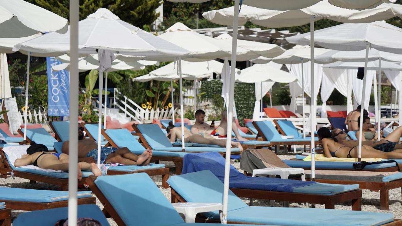 Cocktail & Dreams - Beach Hotel Sarande Exterior photo