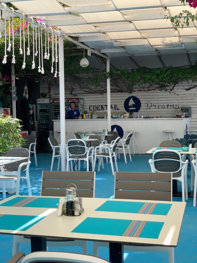 Cocktail & Dreams - Beach Hotel Sarande Exterior photo