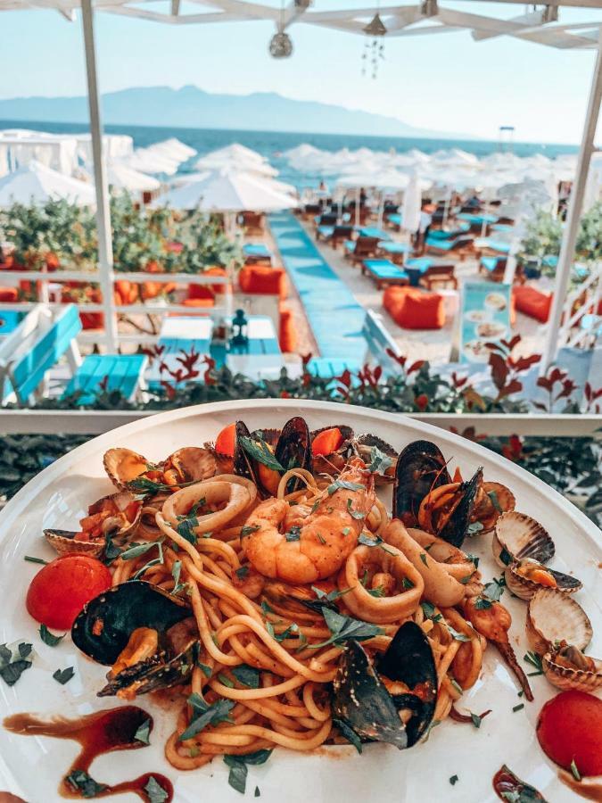 Cocktail & Dreams - Beach Hotel Sarande Exterior photo